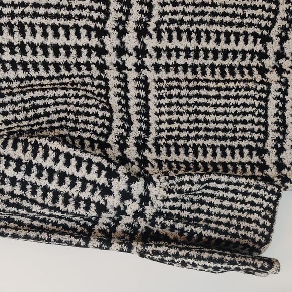 Zara plaid mini dress with cool bell sleeves - Picture 2 of 7